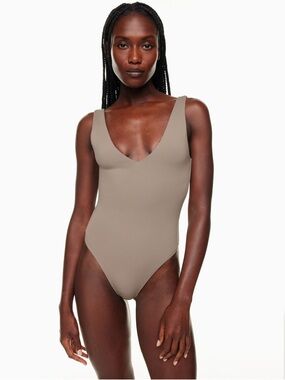 ARITZIA Babaton Contour V-Neck Bodysuit | Size Small | Warm Taupe